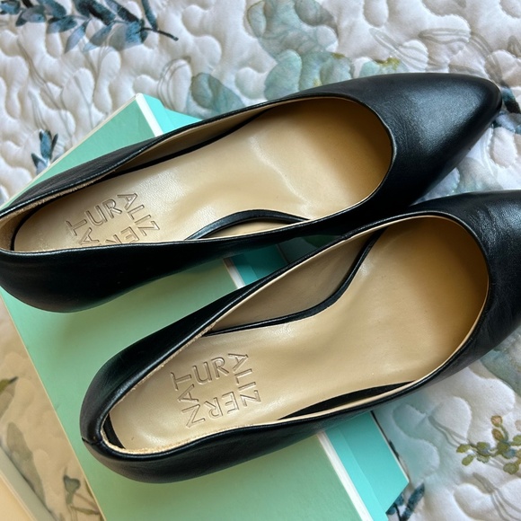 NWT NATURALIZER Carmen Black Leather Block Heel Pump Size 6 - Picture 11 of 15